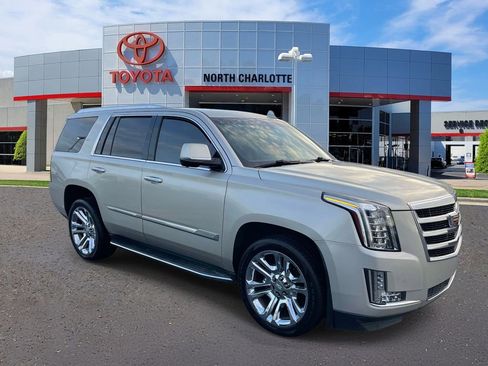 Used 2016 Cadillac Escalade Premium image 2