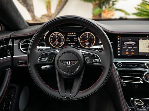 Used 2024 Bentley Flying Spur S V8 image 42