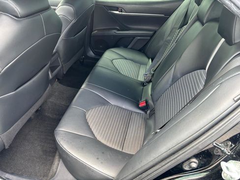 Used 2021 Toyota Camry SE image 10
