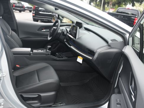 Certified 2025 Toyota Prius XLE FWD image 20