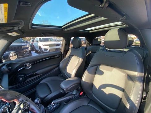 Used 2021 MINI Cooper S w/ Premium Package image 23