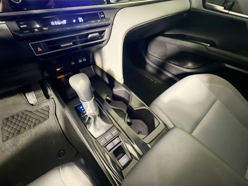 Used 2025 Toyota Camry LE image 26