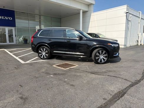 Used 2025 Volvo XC90 T8 Plus AWD/4WD image 2
