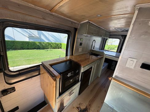 Used 2024 Ford Transit 250 148 Medium Roof Extended AWD w/ Load Area Protection Package image 17