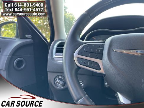 Used 2017 Chrysler 300 C w/ Safetytec Plus Group image 22