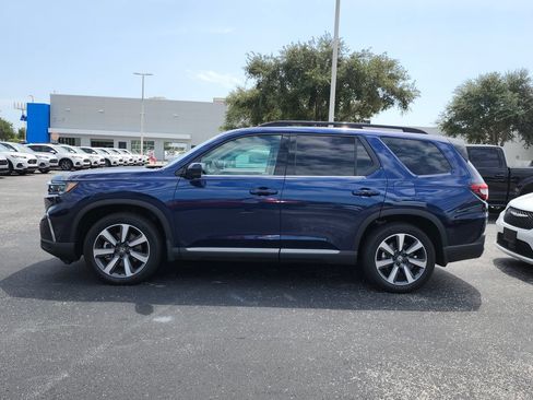 Used 2024 Honda Pilot Touring image 5
