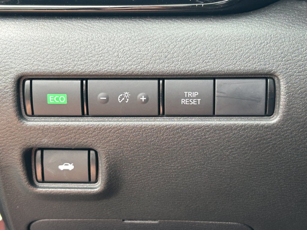 Used 2025 Nissan Sentra SV FWD image 22