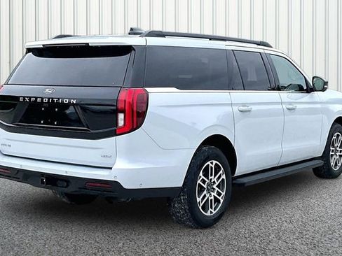 Used 2025 Ford Expedition Max Active AWD/4WD image 11