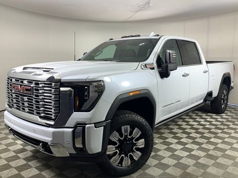 New 2026 GMC Sierra 3500 Denali w/ Denali Reserve Package image 2