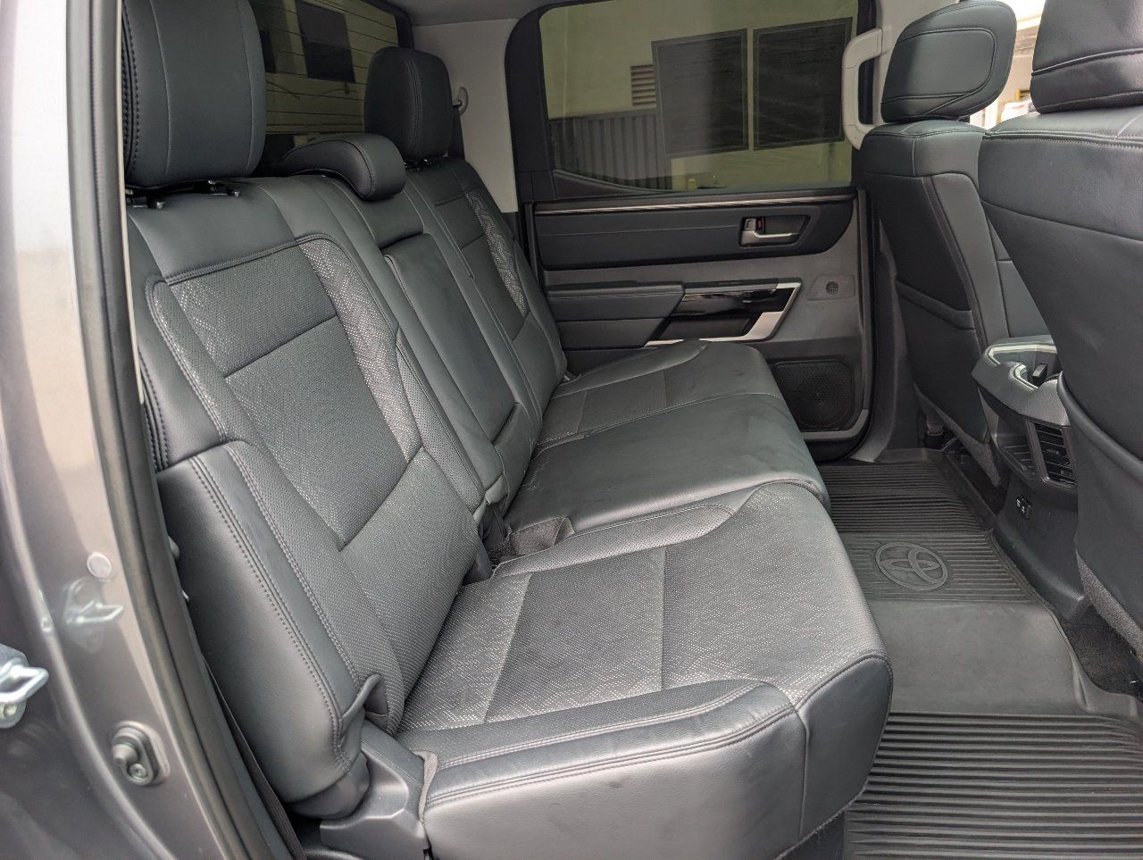 Used 2024 Toyota Tundra Limited AWD/4WD image 5
