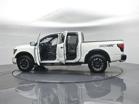 Used 2021 Nissan Titan PRO-4X w/ Pro-4x Convenience Package AWD/4WD image 37