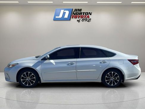 Used 2017 Toyota Avalon XLE Premium image 8