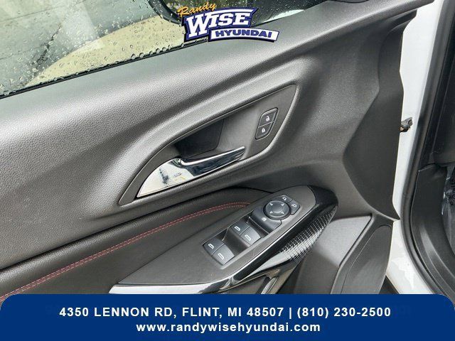 Used 2024 Chevrolet Trax RS FWD image 18