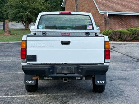 Used 1996 Nissan Pickup XE AWD/4WD image 5