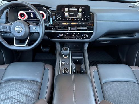 Used 2025 Nissan Pathfinder Platinum w/ Cargo Package AWD/4WD image 13