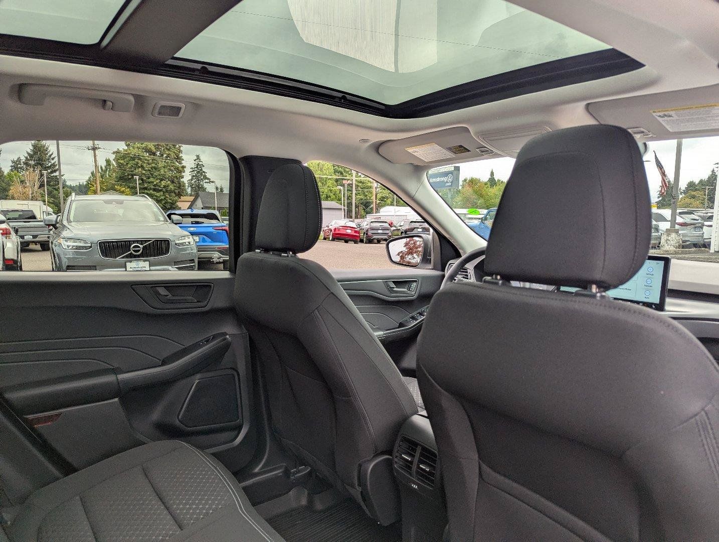 Used 2025 Ford Escape Active AWD/4WD image 35