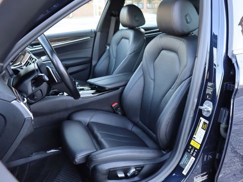 Used 2020 BMW 530i xDrive image 12