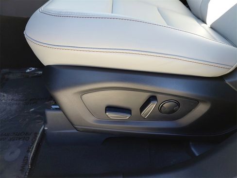 New 2026 Ford Explorer Active w/ Active Comfort Package image 30