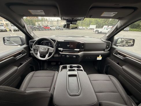 New 2025 GMC Sierra 1500 SLE w/ Preferred Package image 9