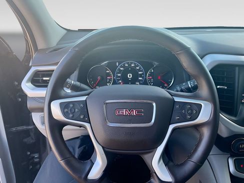 Used 2023 GMC Acadia SLT w/ Technology Package AWD/4WD image 11