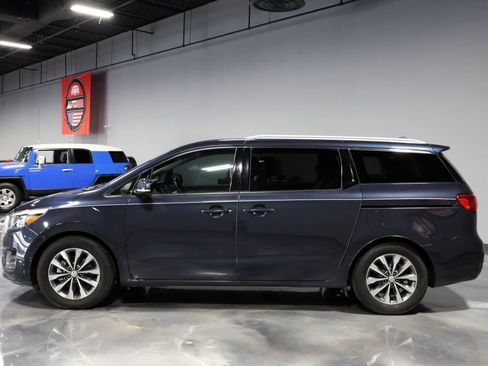 Used 2016 Kia Sedona SX FWD image 4