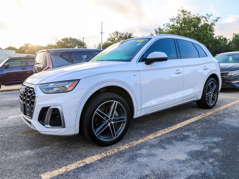 Used 2021 Audi Q5 e Premium w/ Convenience Package AWD/4WD image 3