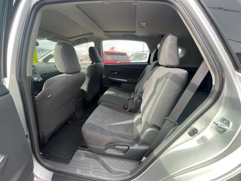 Used 2014 Toyota Prius V Three image 8