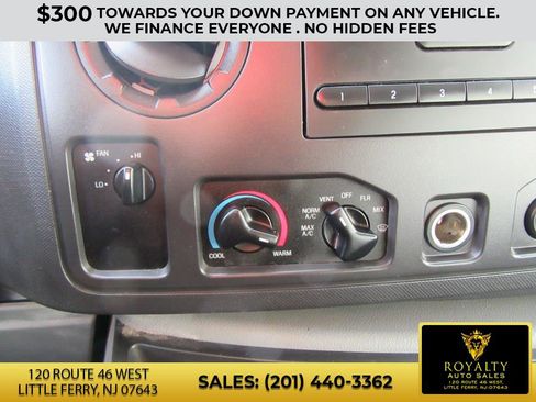 Used 2011 Ford E-150 and Econoline 150 XLT image 36