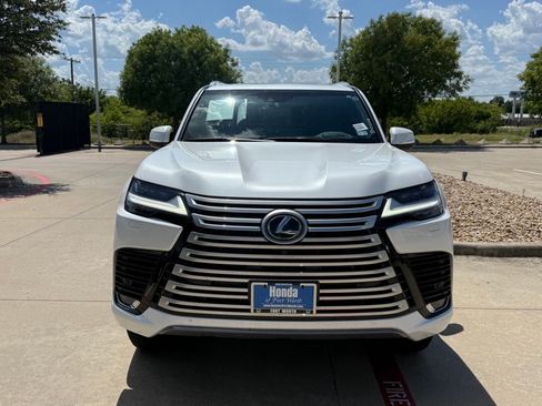 Used 2023 Lexus LX 600 4WD w/ Luxury Package image 9