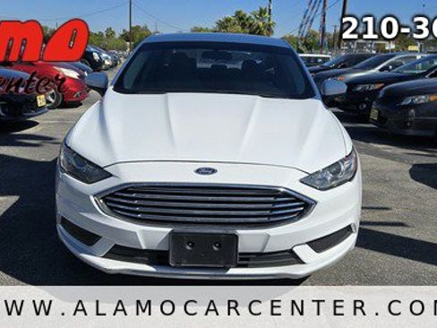 Used 2017 Ford Fusion SE image 8