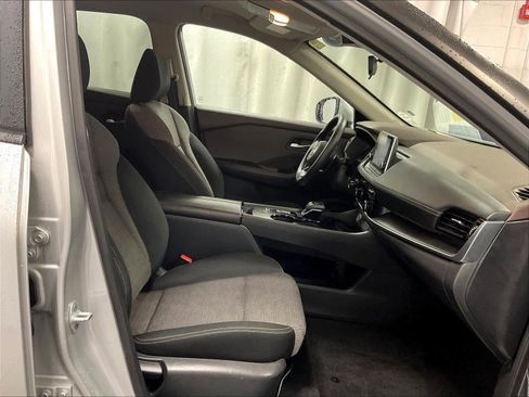 Certified 2022 Nissan Rogue SV image 11