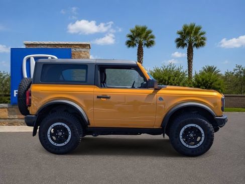 Used 2022 Ford Bronco Black Diamond w/ Sasquatch Package AWD/4WD image 6