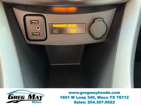 Used 2021 Chevrolet Trax LT w/ Premium Seat Package FWD image 26