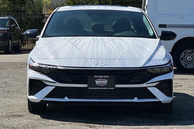New 2026 Hyundai Elantra SEL Sport FWD image 3
