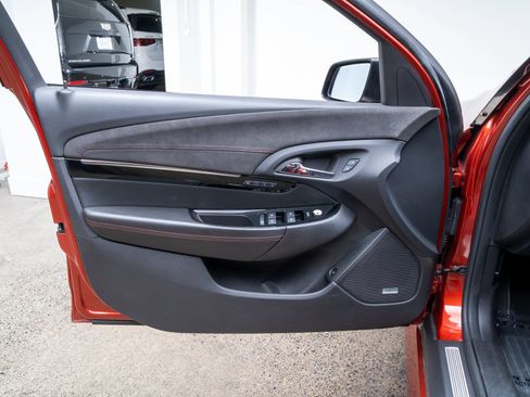 Used 2015 Chevrolet SS RWD image 21