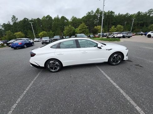 Used 2025 Hyundai Sonata SEL FWD image 14