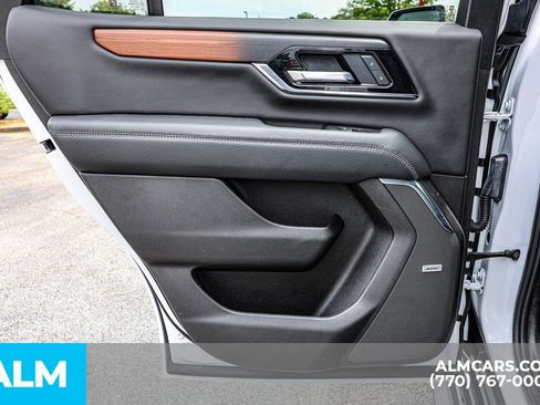 Used 2025 GMC Yukon Denali AWD/4WD image 50