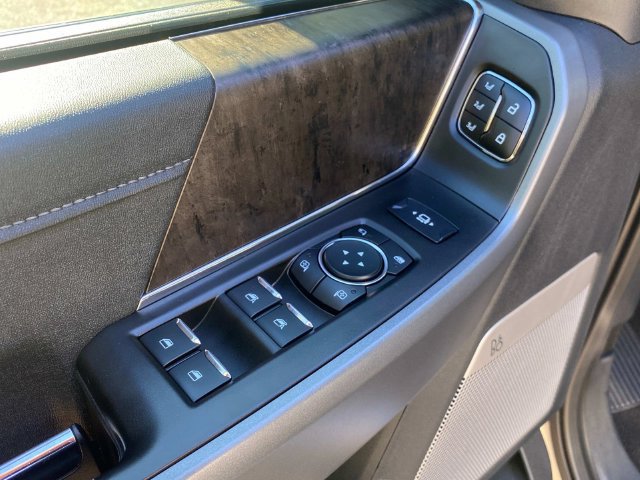 Used 2024 Ford F250 Lariat w/ Lariat Ultimate Package AWD/4WD image 13