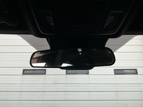 Used 2025 Toyota Camry SE image 18