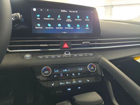 New 2026 Hyundai Elantra Limited FWD image 23