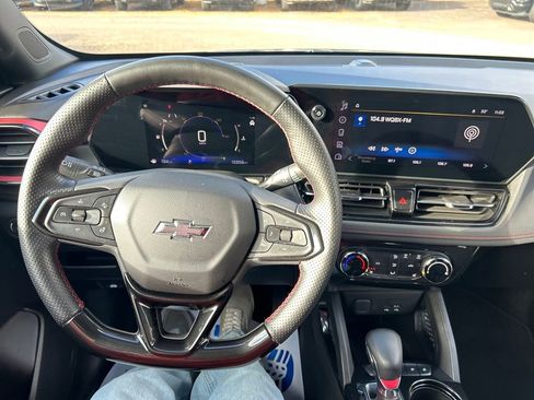 Used 2024 Chevrolet TrailBlazer RS image 21