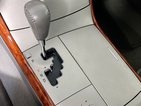 Used 2005 Toyota Avalon XLS image 24