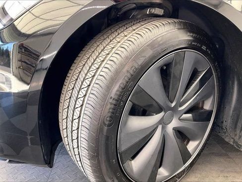 Used 2023 Tesla Model S Standard Range AWD/4WD image 33