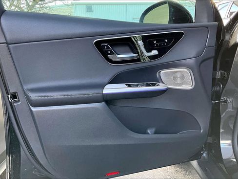 New 2026 Mercedes-Benz GLC 300 image 15