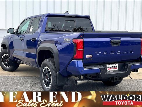 New 2025 Toyota Tacoma TRD Off-Road image 3