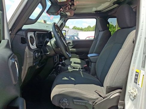 Used 2024 Jeep Wrangler Unlimited Sahara AWD/4WD image 13