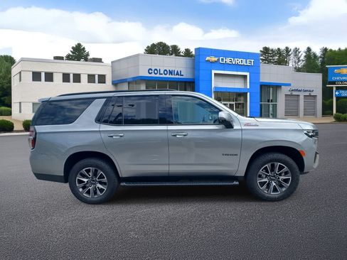Used 2023 Chevrolet Tahoe Z71 w/ Luxury Package AWD/4WD image 3
