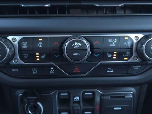 New 2026 Jeep Wrangler Unlimited Rubicon AWD/4WD image 33