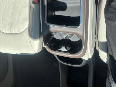 Used 2017 Chrysler Pacifica Touring-L Plus image 14