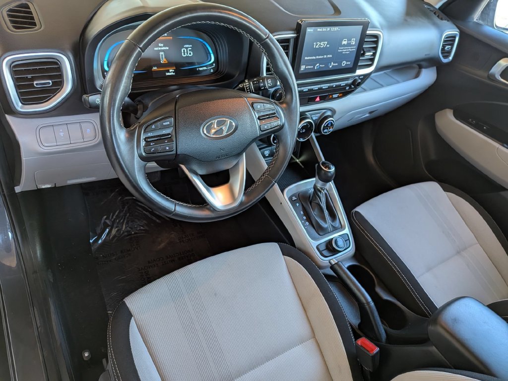 Used 2025 Hyundai Venue SEL FWD image 16